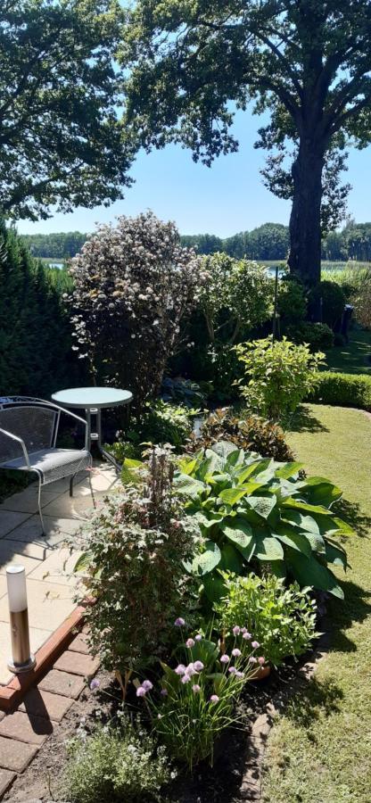 Bungalow Idylle Am See Neuruppin Exterior photo