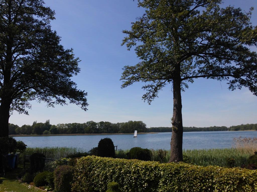 Bungalow Idylle Am See Neuruppin Exterior photo