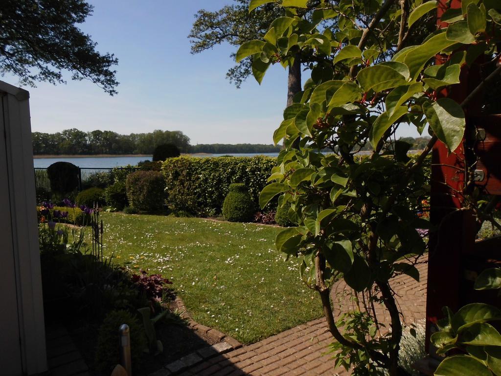 Bungalow Idylle Am See Neuruppin Exterior photo
