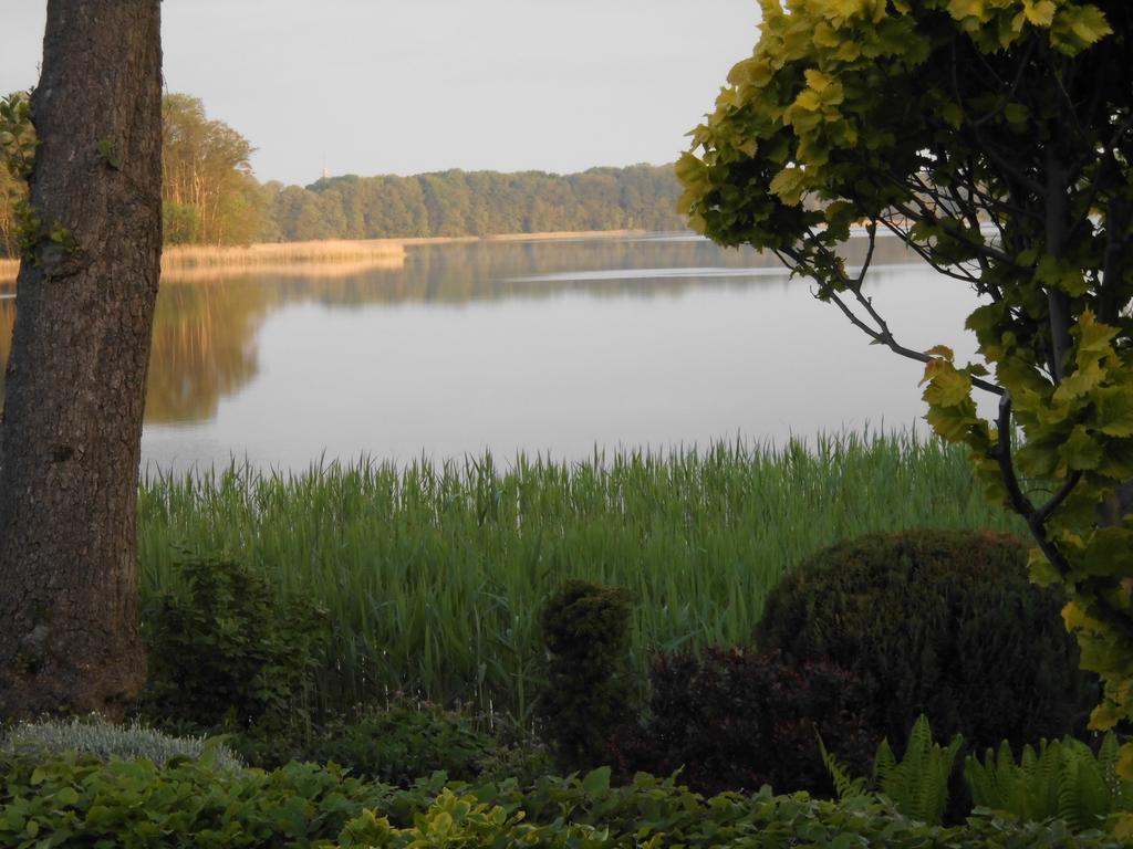 Bungalow Idylle Am See Neuruppin Exterior photo