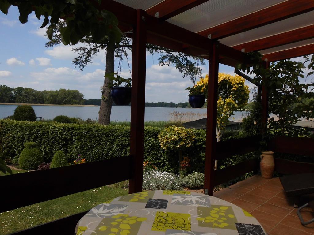 Bungalow Idylle Am See Neuruppin Exterior photo