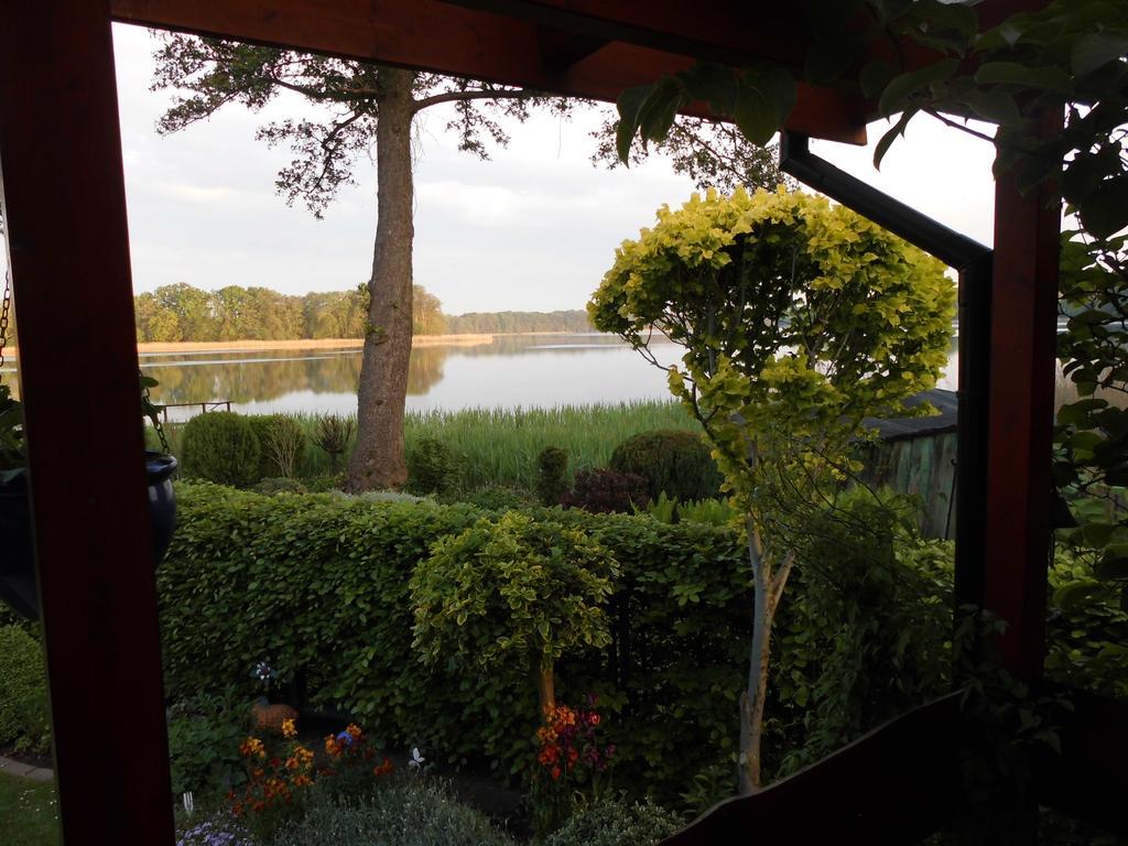 Bungalow Idylle Am See Neuruppin Exterior photo